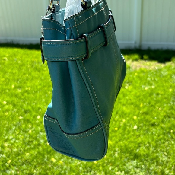 Coach | Hamptons Teal Carryall #F11199 - Picture 6 of 10